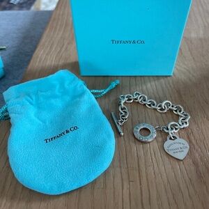 Tiffany & Co. Silver Return to Tiffany Bracelet with Blue Pouch and Box